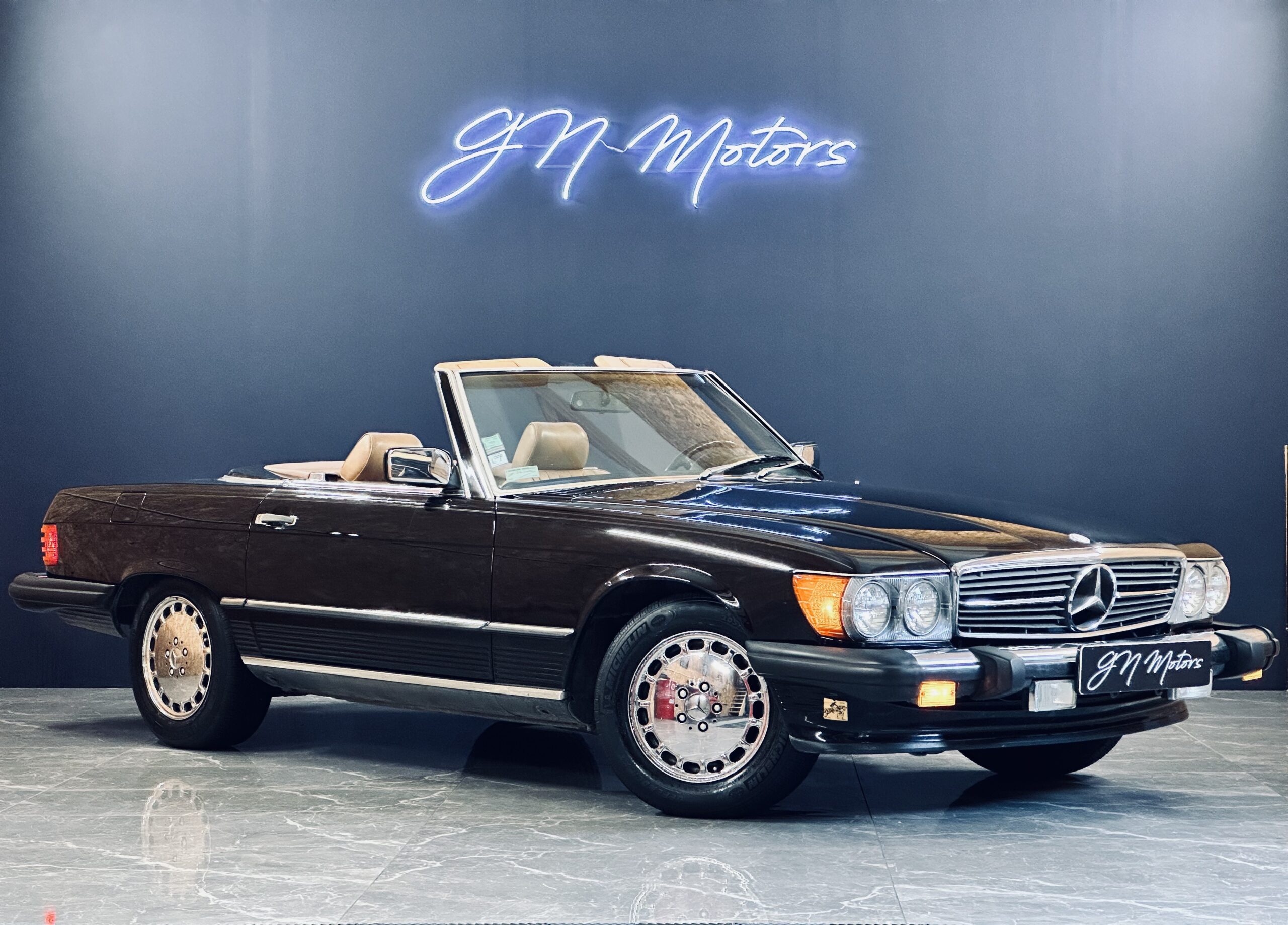 MERCEDES BENZ 560 SL V8