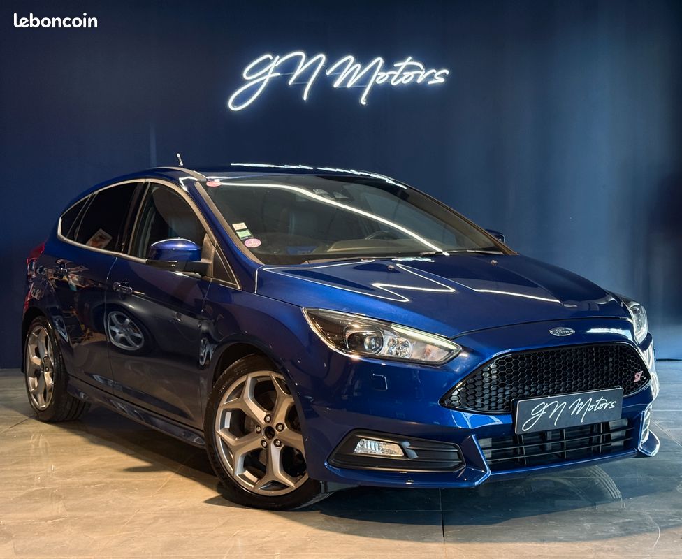 Ford focus iii (2) 2.0 ecoboost 250 s&s st – garantie 12 mois – sieges recaro