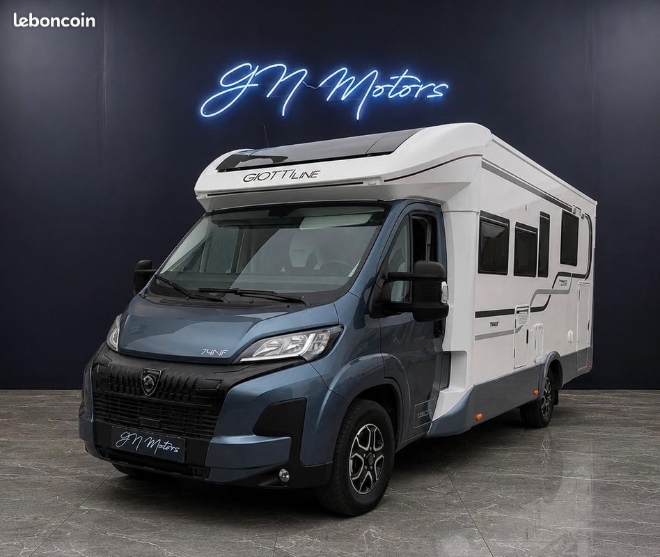 CAMPING-CAR GIOTTILINE Groupe TOSCAN 74NF PREMIERE EDITION Peugeot Boxer (2.200cc – 140cv) – CLIMATISATION ESPACE VIE – NEUF –