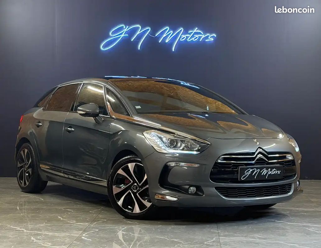 Citroen DS5 2.0 HDi 160 ch So Chic – GARANTIE 12 MOIS – ENTRETIEN COMPLET CITROEN – EXCELLENT ETAT