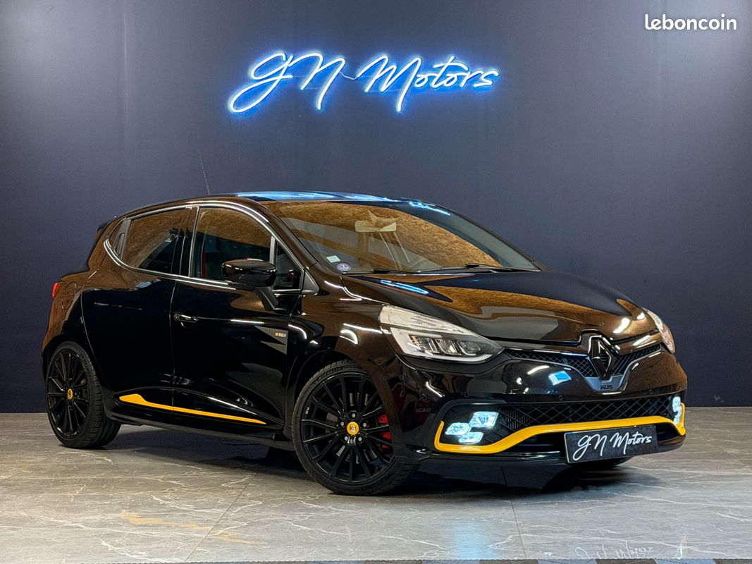 RENAULT CLIO IV (2) 1.6 TURBO 220 RS 18 EDC – RS 18 – PREMIÈRE MAIN – Bose® Sound System – RS Monitor – EXCELLENT ÉTAT – GARANTIE 12 MOIS –
