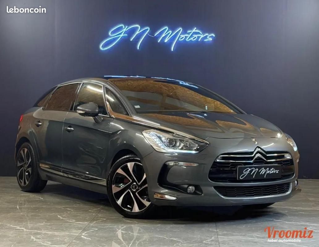 Ds 5 2.0 hdi 165 sochic – entretien complet garantie 12 mois
